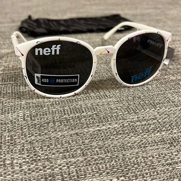 Neff Poppy Sunglasses - Picture 1 of 6